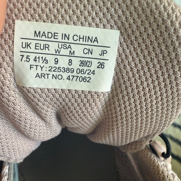 Salomon Women's Sneakers in Light Pink and Cream - Picture 10 of 12